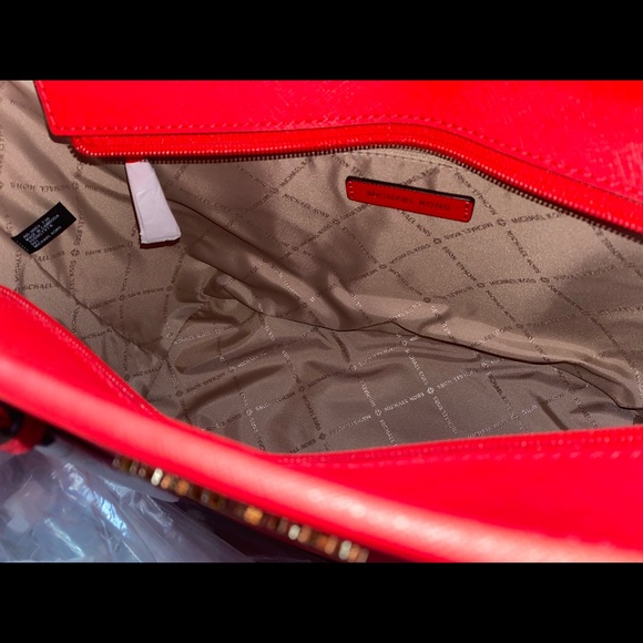 SOLD Authentic Michael Kors bag - Picture 3 of 6